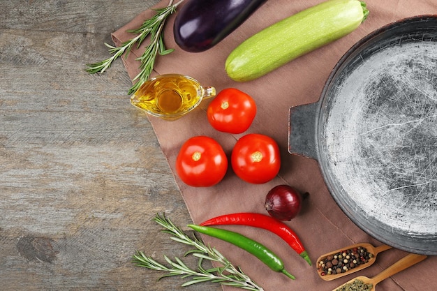 Kuchenne przybory i warzywa